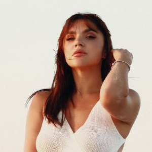 Young woman looking for man photo